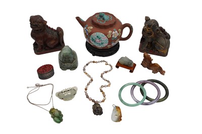 Lot 614 - A GROUP OF VARIOUS CHINESE ITEMS