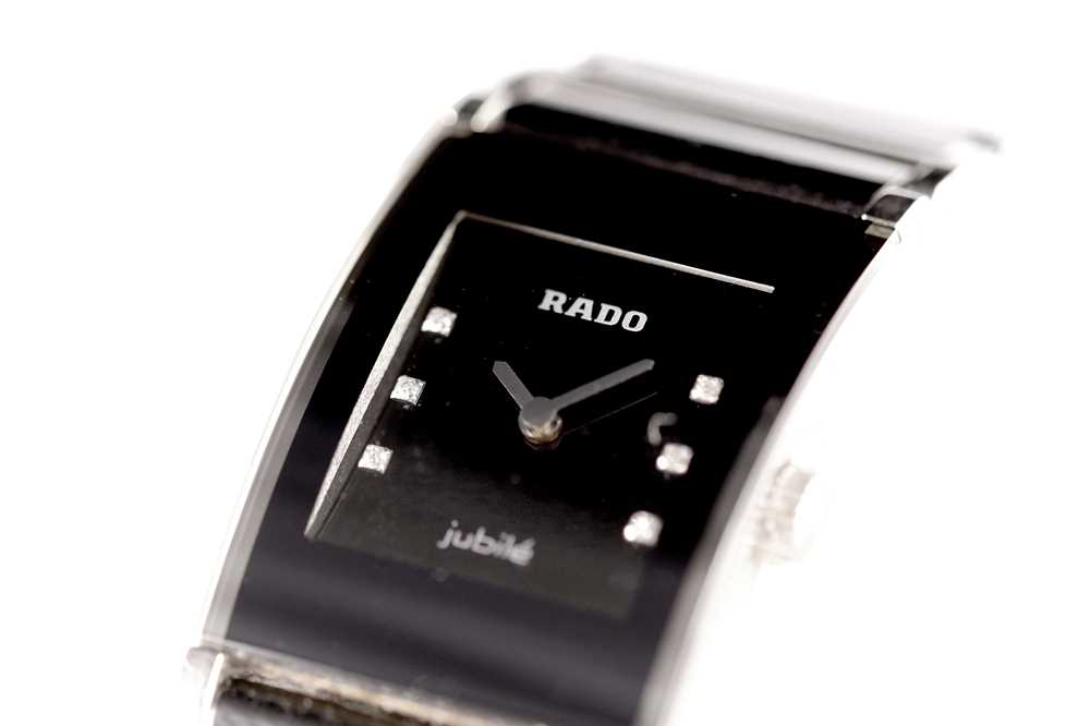 Lot 371 - RADO. DIASTAR CERAMIC AND TITANIUM LADIES WRISTWATCH