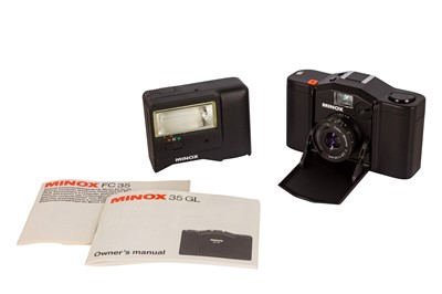 Lot 1017 - A Minox GL Camera