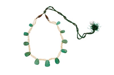 Lot 164 - AN INDIAN NECKLACE WITH SEED PEARLS AND MUGHAL CARVED EMERALD BEADS