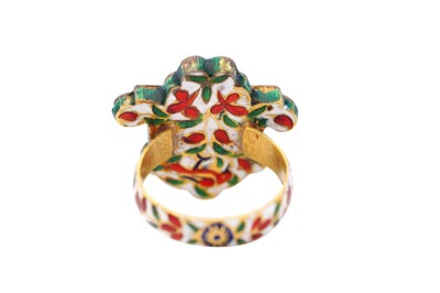 Lot 265 - AN INDIAN POLYCHROME ENAMELLED GEM-SET CHILD'S RING