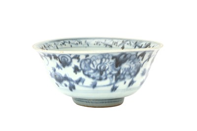 Lot 621 - A CHINESE BLUE AND WHITE 'PEONIES' BOWL