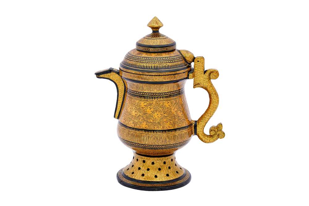Lot 261 - A GILT AND POLYCHROME-PAINTED LACQUERED PAPIER-MÂCHÉ SAMOVAR