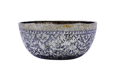 Lot 274 - A SMALL NIELLOED THAI SILVER BOWL