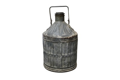 Lot 658 - A VINTAGE OIL CAN