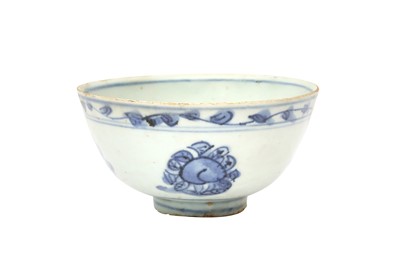 Lot 626 - A CHINESE BLUE AND WHITE 'PEACH' BOWL
