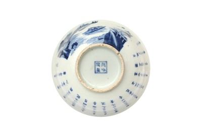 Lot 39 - A CHINESE BLUE AND WHITE 'RED CLIFF' BOWL