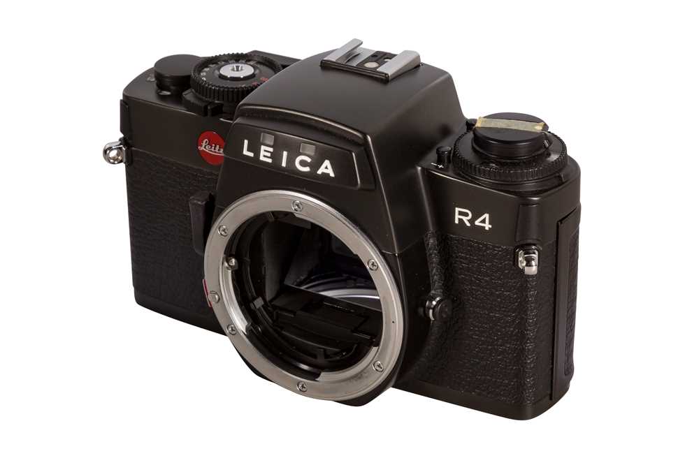 Lot 330 - A Leica R4 SLR Camera