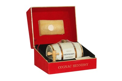 Lot 827 - Hennessy, Napoleon Cognac, 1980s Porcelain Barrel Decanter, 40% col, 68cl, one bottle