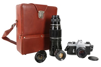 Lot 1025 - A Pentax SP F Outfit.