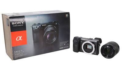 Lot 1189 - A Sony NEX 7 APS-C Digital Camera