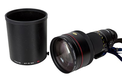 Lot 307 - A Selection of Canon Telphoto Zoom Lenses.