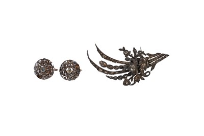 Lot 65 - A BROOCH AND A PAIR OF EARRINGS