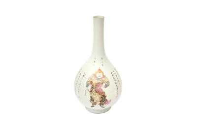 Lot 91 - A CHINESE FAMILLE-ROSE 'WU SHUANG PU' VASE