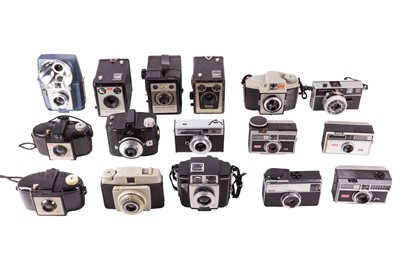 Lot 1253 - Sixteen box cameras.