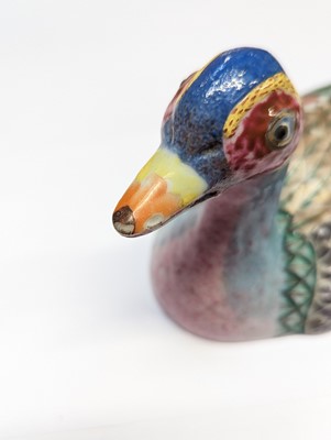Lot 1 - A CHINESE EXPORT FAMILLE-ROSE 'DUCK' TUREEN AND COVER