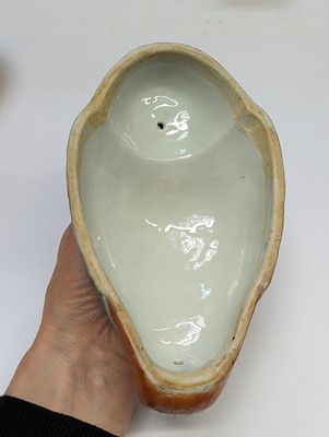 Lot 1 - A CHINESE EXPORT FAMILLE-ROSE 'DUCK' TUREEN AND COVER