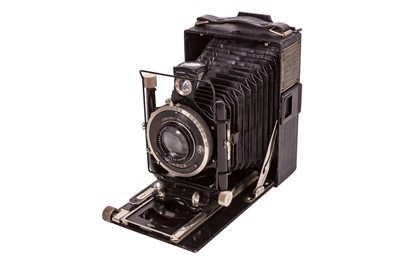 Lot 1239 - A Voigtlander AVUS camera with Skopar lens.