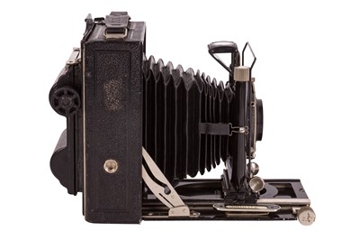 Lot 1239 - A Voigtlander AVUS camera with Skopar lens.