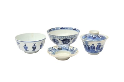 Lot 568 - A GROUP OF CHINESE BLUE AND WHITE PORCELAIN