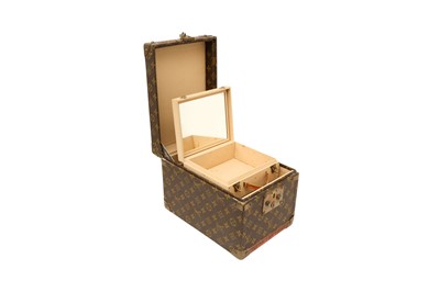 Lot 311 - Louis Vuitton Monogram Boite Falcons Vanity Case