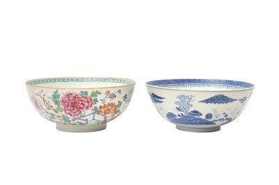 Lot 65 - TWO CHINESE EXPORT BOWLS