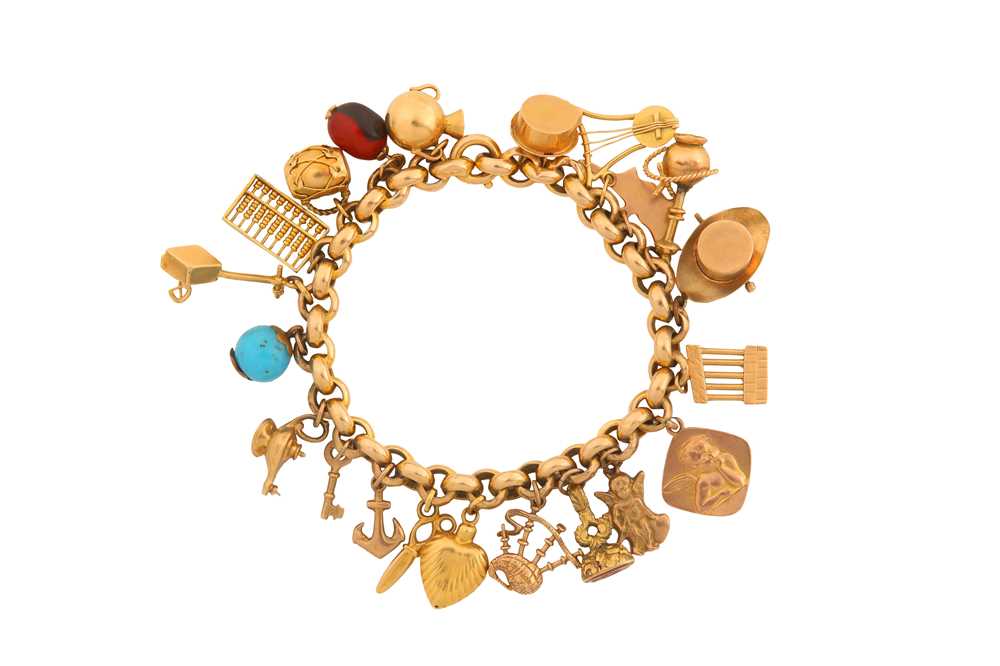 Lot 121 - A CHARM BRACELET