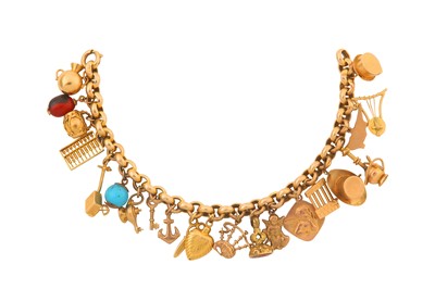 Lot 121 - A CHARM BRACELET