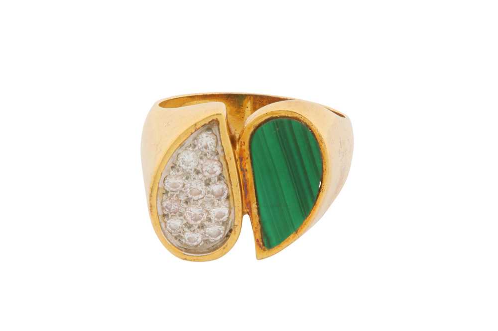 Lot 80 - A MALCHITE AND DIAMOND RING