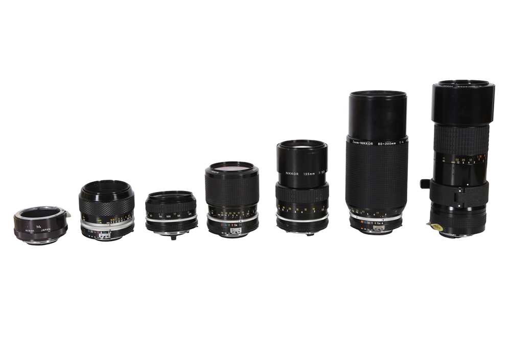 Lot 213 - A Selection of Nikkor lenses.