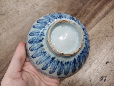Lot 632 - A CHINESE BLUE AND WHITE BOWL