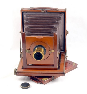 Lot 8 - Half-Plate Thornton Pickard Imperial Field Camera.