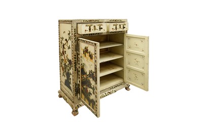 Lot 637 - A CHINOISERIE STYLE CABINET, LATE 19TH CENTURY