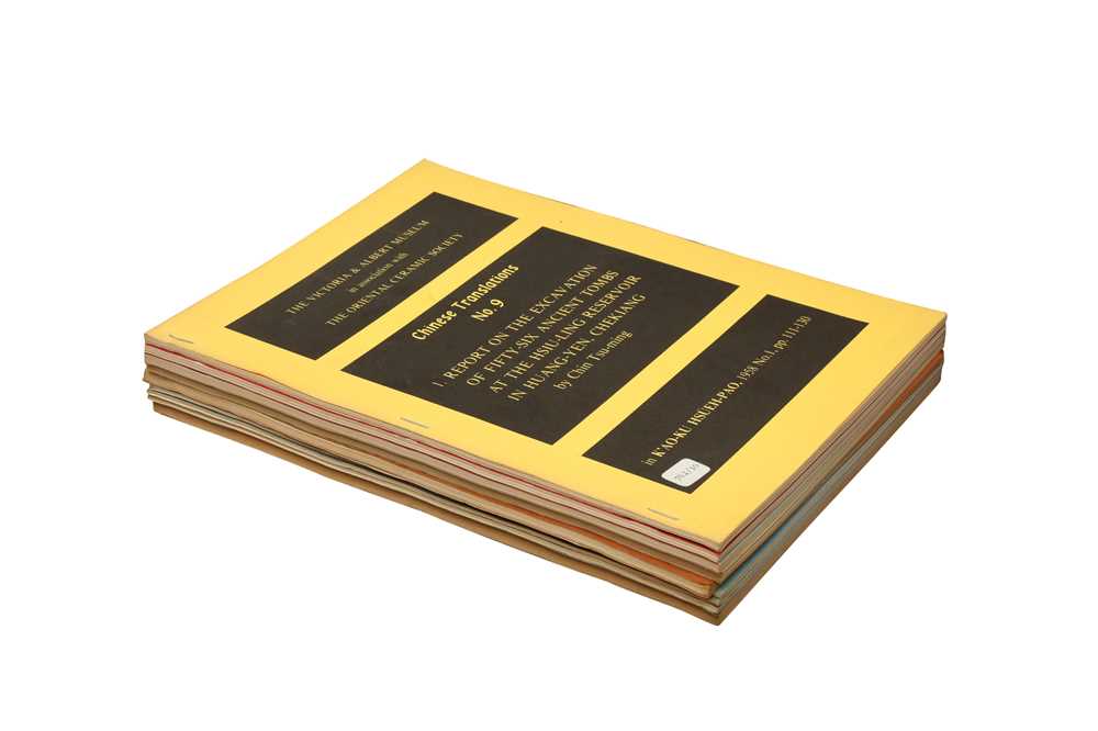 Lot 729 - A GROUP OF 9 VOLUMES OF THE CHINESE TRANSLATIONS OF THE V&A AND ORIENTAL CERAMIC SOCIETY