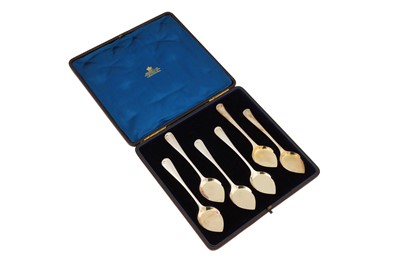 Lot 45 - A CASED SET OF VICTORIAN STERLING SILVER ICE CREAM SPOONS, LONDON 1885 BY WILLIAM LEUCHARS
