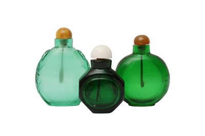 Lot 894 - THREE CHINESE PEKING GLASS SNUFF BOTTLES