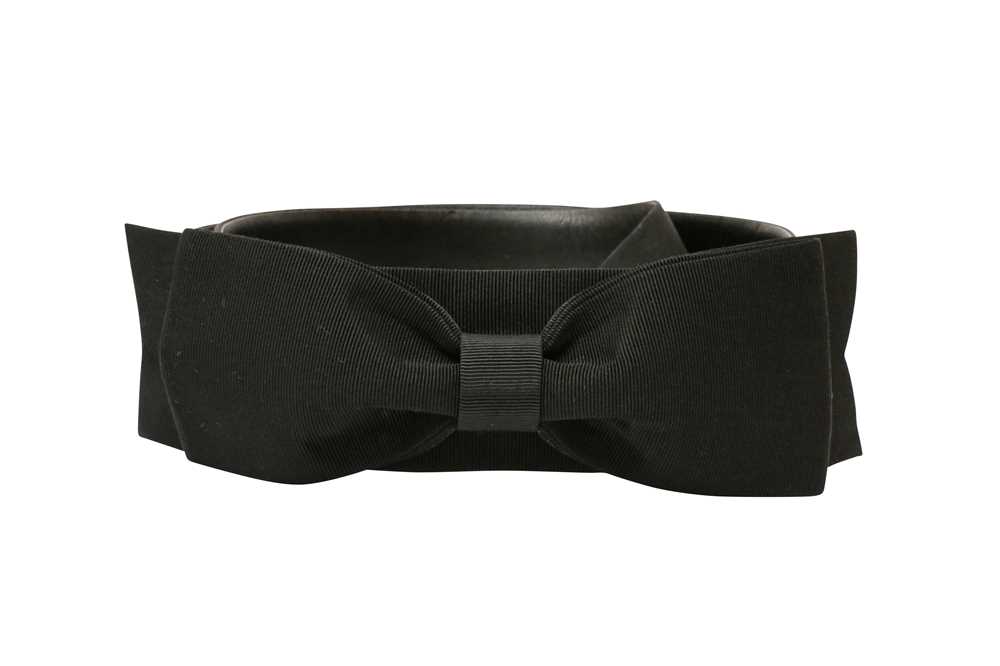 Lot 568 - Chanel Black Bow Belt - Size 75