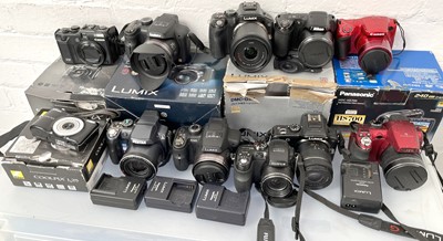 Lot 1193 - Working Canon PowerShot G12 & Other Digital Compact Cameras