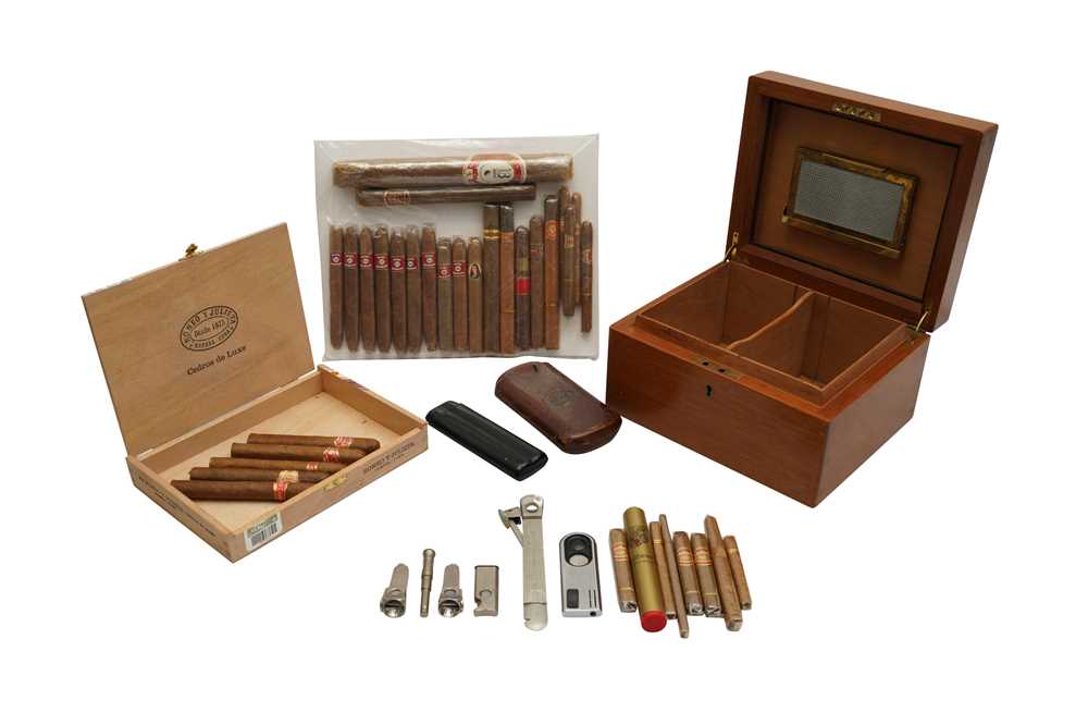 Lot 105 - ATTRIBUTED TO DUNHILL, A HUMIDOR
