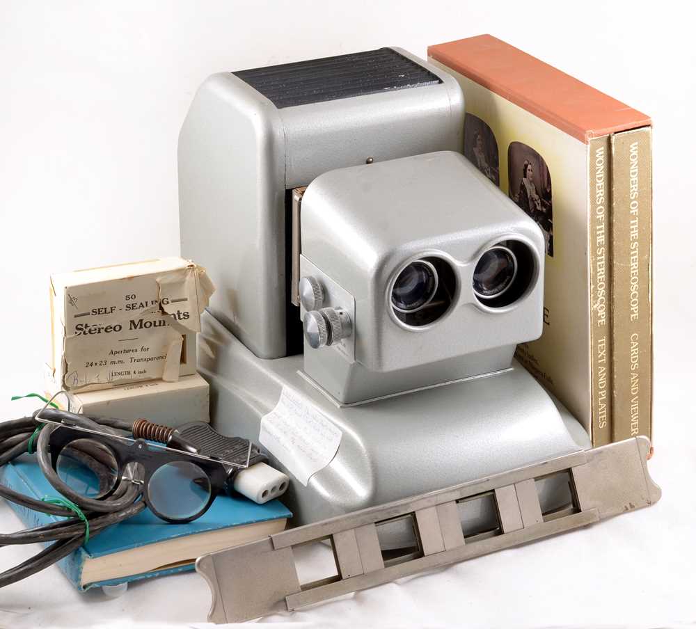 Lot 113 - Pintsch Bamag Stereo Projector Set.