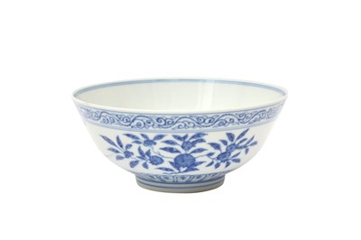 Lot 525 - A CHINESE BLUE AND WHITE 'SANDUO' BOWL