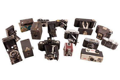 Lot 1226 - A selection of folding and box cameras.