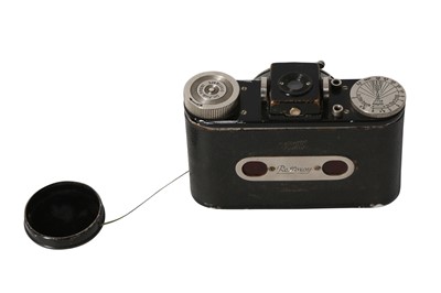 Lot 109 - A Dr. August Nagel Rolloroy Viewfinder Camera