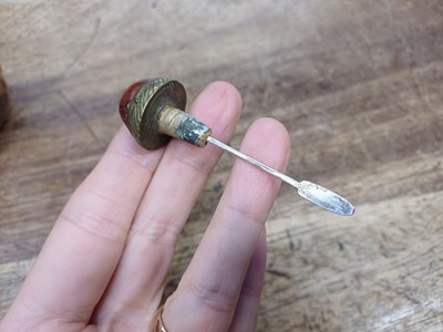 Lot 429 - FOUR CHINESE SNUFF BOTTLES