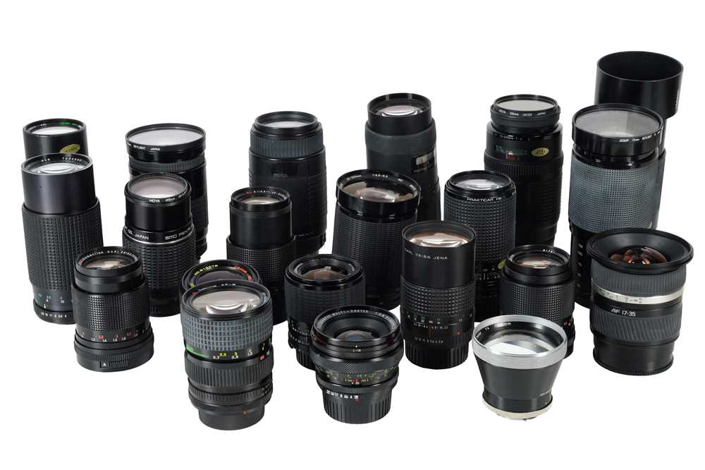 Lot 1204 - A Large Selection of SLR Lenses.