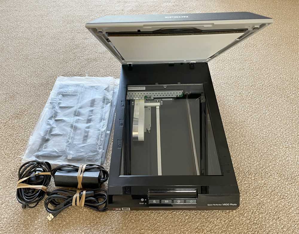 Lot 155 Epson V600 Photo Scanner Lot 155 epson v600 photo scanner