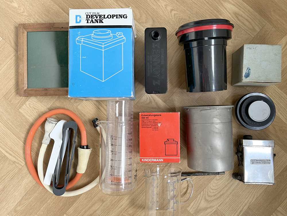 Developer Tanks Part Lot 1359 - A Useful Group of Developing Tanks for