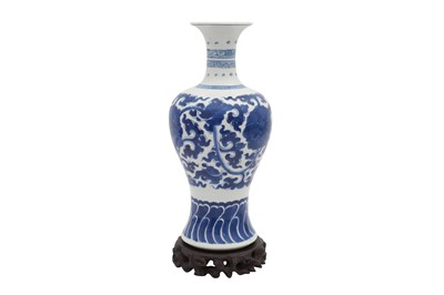 Lot 22 - A CHINESE BLUE AND WHITE BALUSTER VASE
