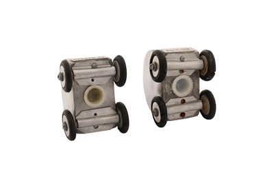 Lot 117 - A PAIR OF CHROME NOVELTY SALT AND PEPPER SHAKERS