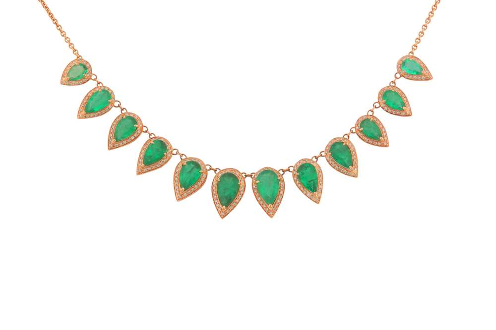 Lot 73 - JACQUIE AICHE | AN EMERALD AND DIAMOND PENDANT FRINGE NECKLACE